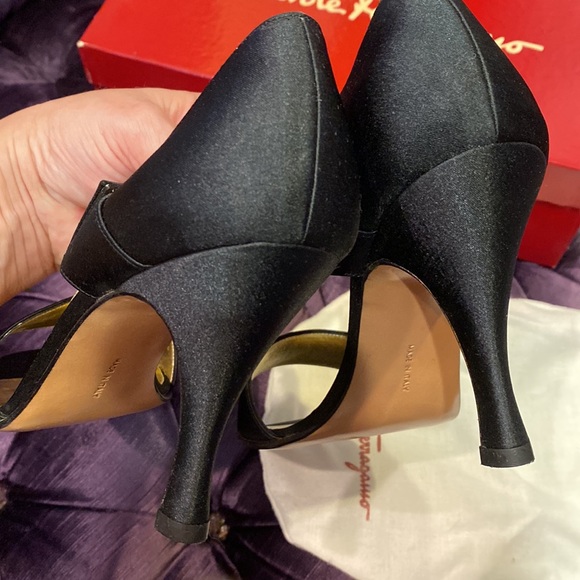 SALVATORE FERRAGAMO “Ghiaia” 8cm black satin and calf sandals NWT size 7.5b - Picture 6 of 9